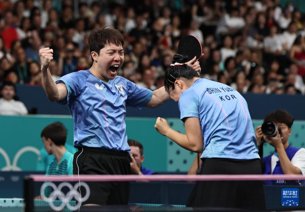 一个现实 一个现实