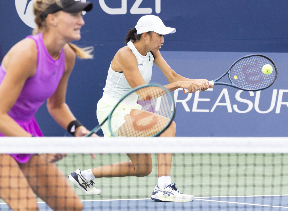 更衣室中失 更衣室中失