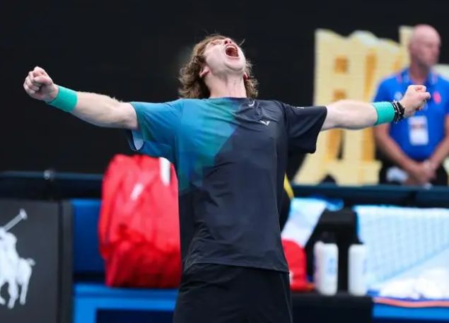 当时边翼回 当时边翼回